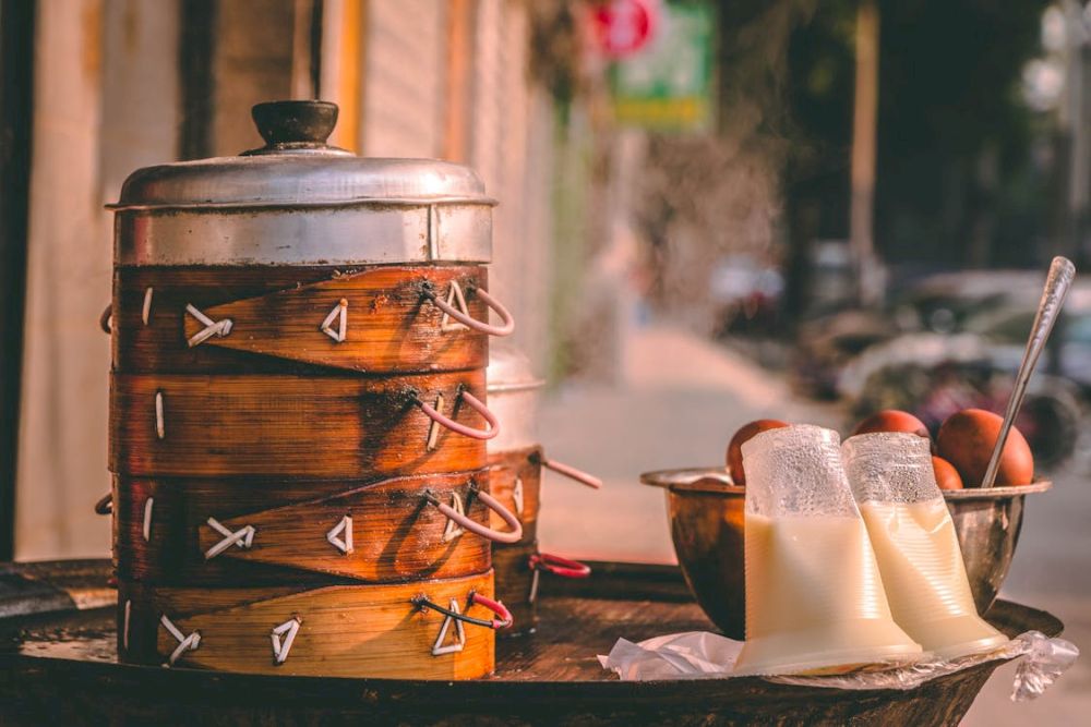 Huanghe Road Food Street is most famous for its xiaolongbao, which is the best places to eat xiaolongbao in Shanghai (Source: Pexels)